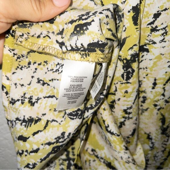 Kasper Abstract Animal Print Blouse‎ Size Medium - Picture 4 of 5